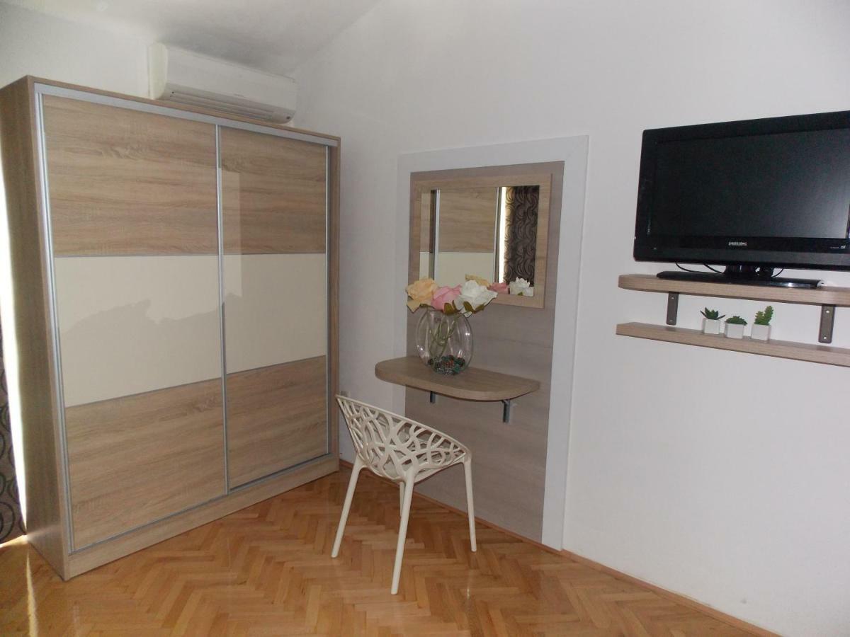 Apartmani Emilio Novalja Oda fotoğraf
