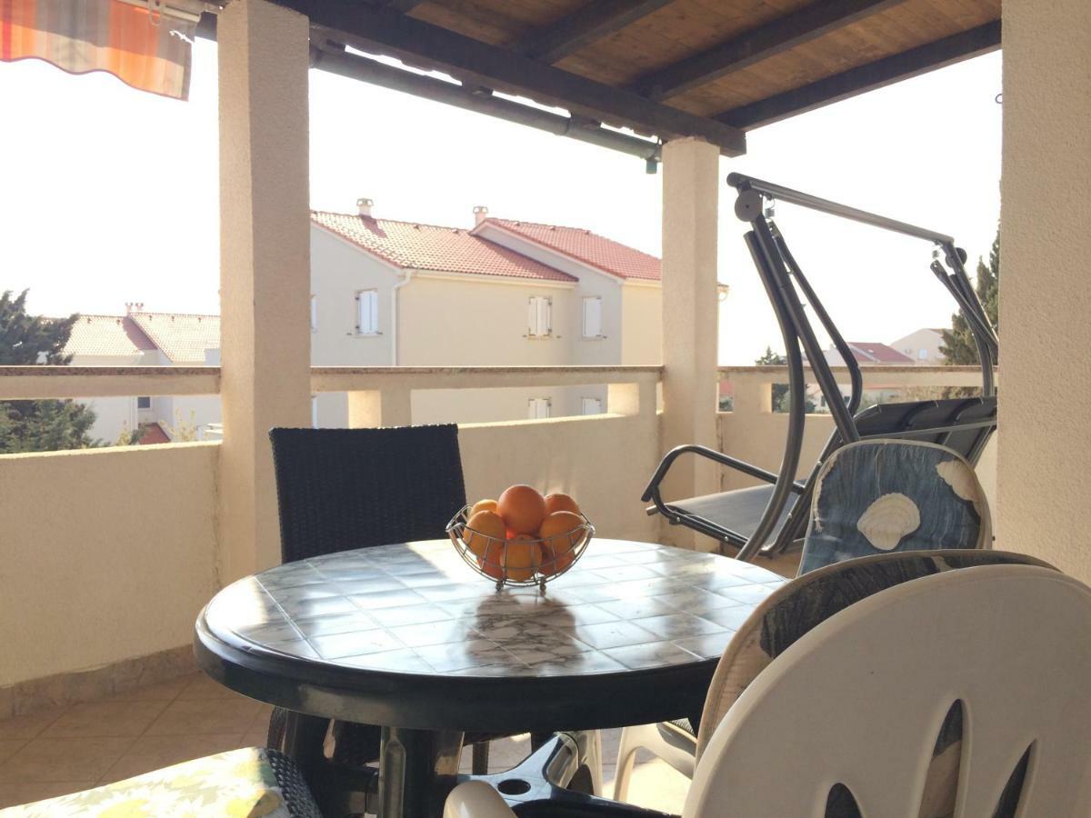 Apartmani Emilio Novalja Oda fotoğraf