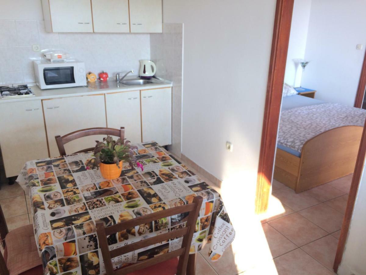 Apartmani Emilio Novalja Oda fotoğraf