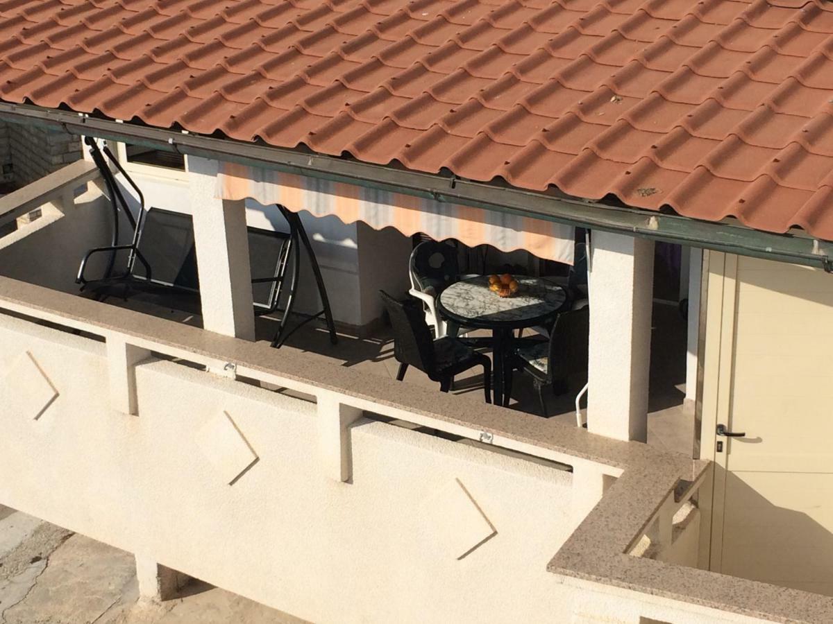 Apartmani Emilio Novalja Oda fotoğraf